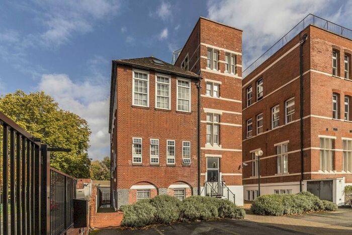 2 Bedroom Flat To Rent In Old Kent Road, London, SE1