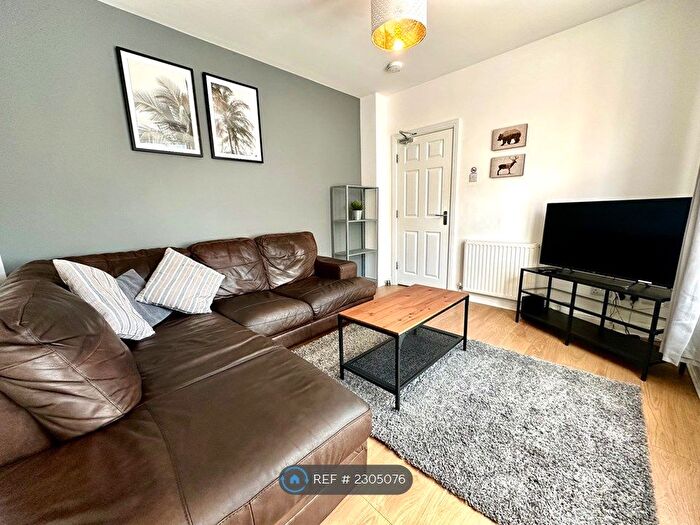 5 Bedroom Terraced House To Rent In Jedburgh Street, Middlesbrough, TS1