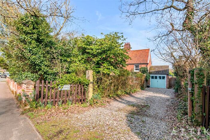 4 Bedroom Cottage For Sale In The Street, Wenhaston, IP19