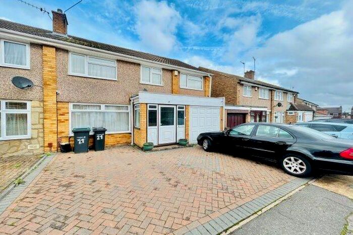 5 Bedroom Semi-Detached House To Rent In Viking Road, Gravesend, DA11