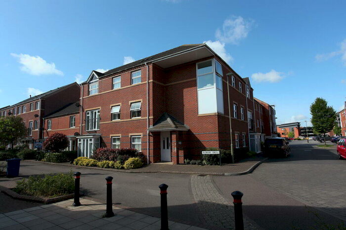 2 Bedroom Apartment To Rent In Padbury Drive, Banbury, Oxon, OX16