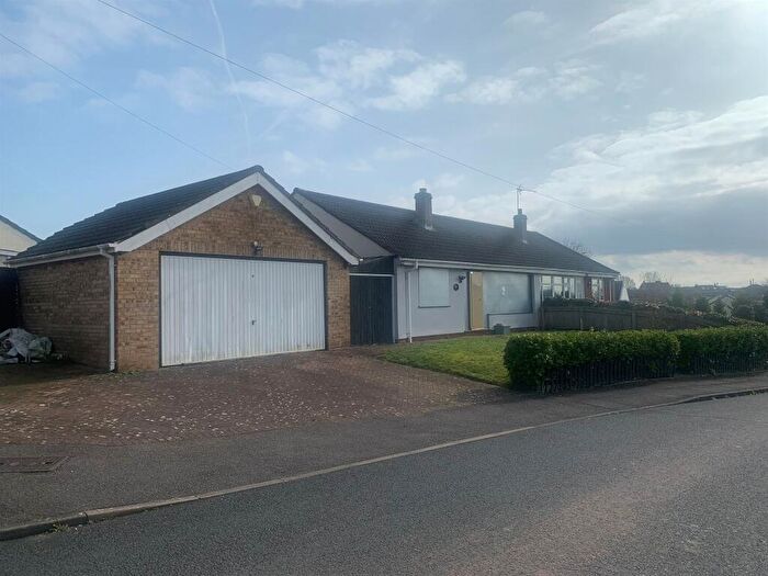 3 Bedroom Semi-Detached Bungalow For Sale In Wyebank Avenue, Tutshill, Chepstow, NP16