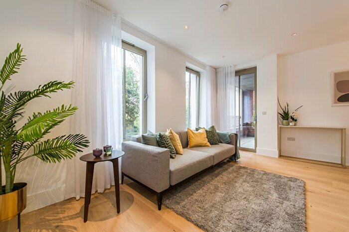 1 Bedroom Flat To Rent In Dorset House, Mount Park Road, W5