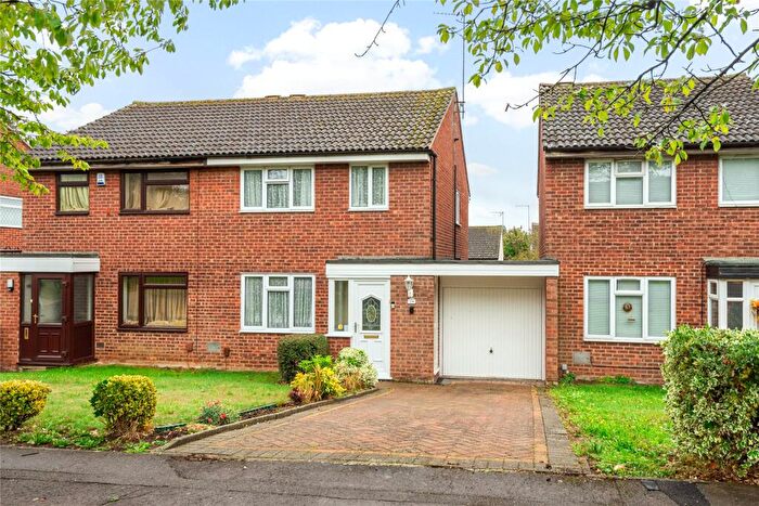 3 Bedroom Semi-Detached House For Sale In Bishopstone, Bradville, Milton Keynes, Buckinghamshire, MK13