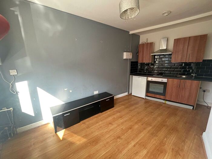 1 Bedroom Flat To Rent In Flat, Canal Road, Armley, Leeds, LS12