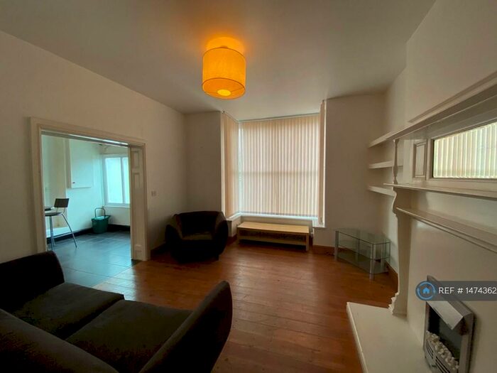 1 Bedroom Flat To Rent In Pantygwydr Road, Swansea, SA2