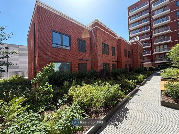 3 Bedroom Flat To Rent In Burrell House, London, SE28