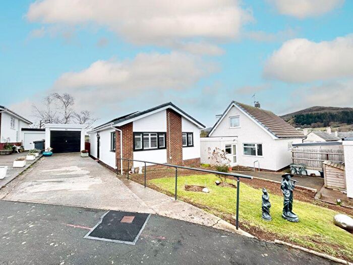 2 Bedroom Bungalow For Sale In Erw Fawr, Henryd, LL32