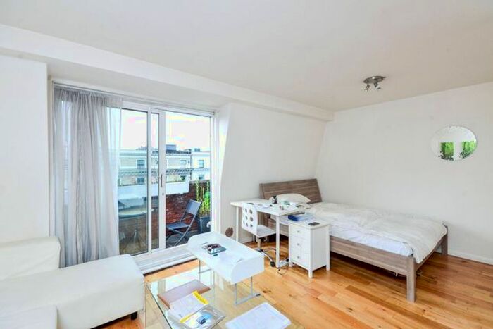 Studio To Rent In Cromwell Road, Earls Court, London, SW5
