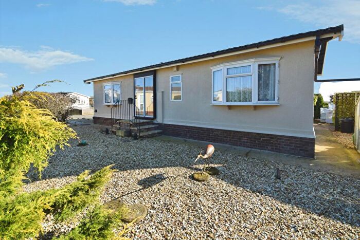 2 Bedroom Park Home For Sale In Kingfisher Drive, Skegness, PE25