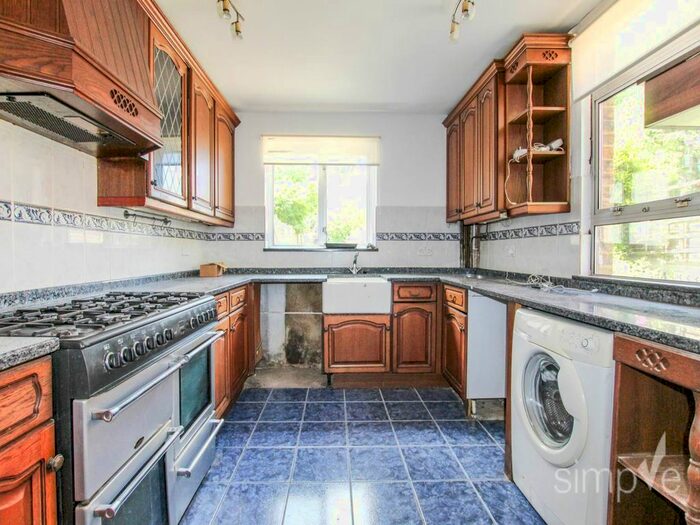 5 Bedroom Property To Rent In Dawley Road, Hayes, Middlesex, UB3