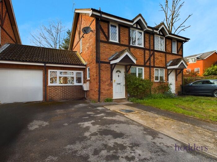3 Bedroom Semi-Detached House To Rent In Ravenfield, Englefield Green, Surrey, TW20