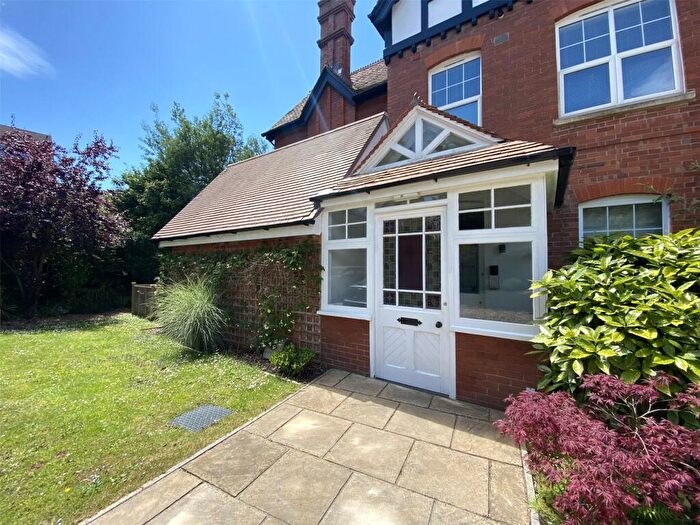 2 Bedroom Apartment For Sale In Exmouth, Devon, EX8