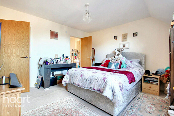 4 Bedroom Semi-Detached House For Sale In Glanville Crescent, Stevenage, SG1