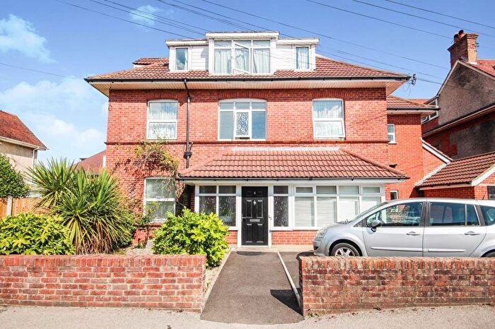 2 Bedroom Apartment To Rent In Queens Park Gardens, Bournemouth, BH8