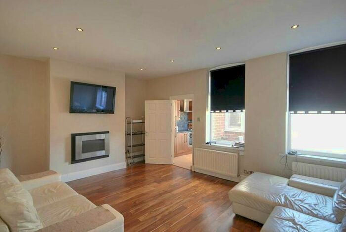 2 Bedroom Cottage To Rent In Kitchener Street, Sunderland, SR4