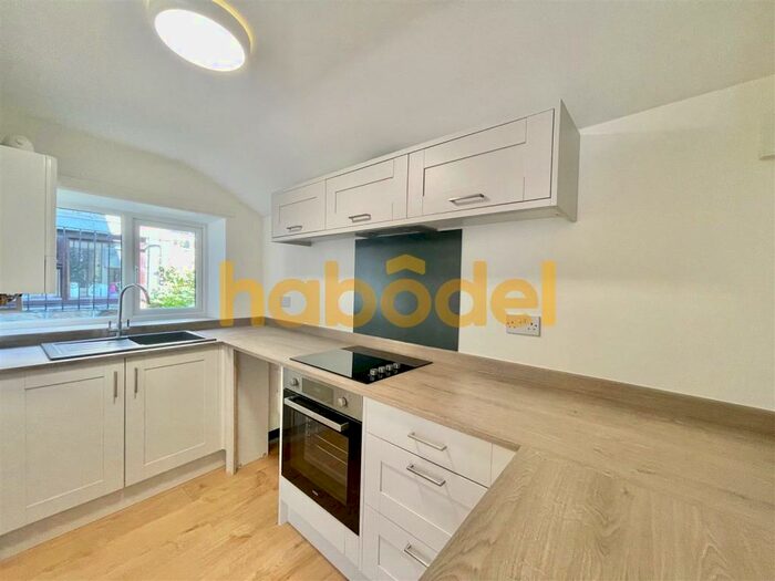 2 Bedroom Terraced House To Rent In Whitehead Lane, Huddersfield, HD4