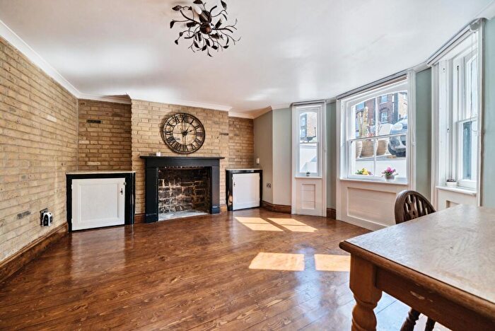 2 Bedroom Flat To Rent In Parkfield Road, New Cross, London, SE14