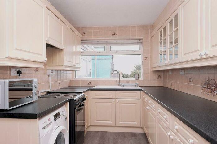 5 Bedroom Semi-Detached House To Rent In Canfield Close, Brighton, BN2