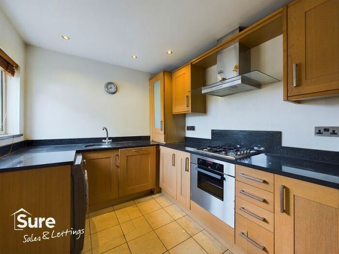 2 Bedroom Flat To Rent In Gossoms End, Berkhamsted, Hertfordshire, HP4