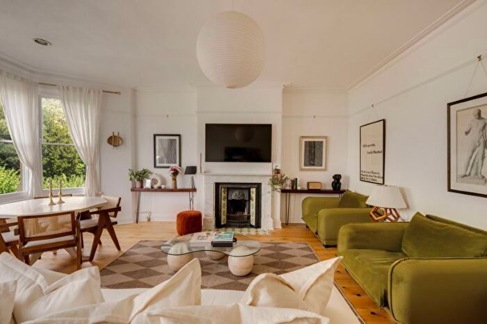 3 Bedroom Flat For Sale In Cotham Road, Cotham, Bristol, BS6