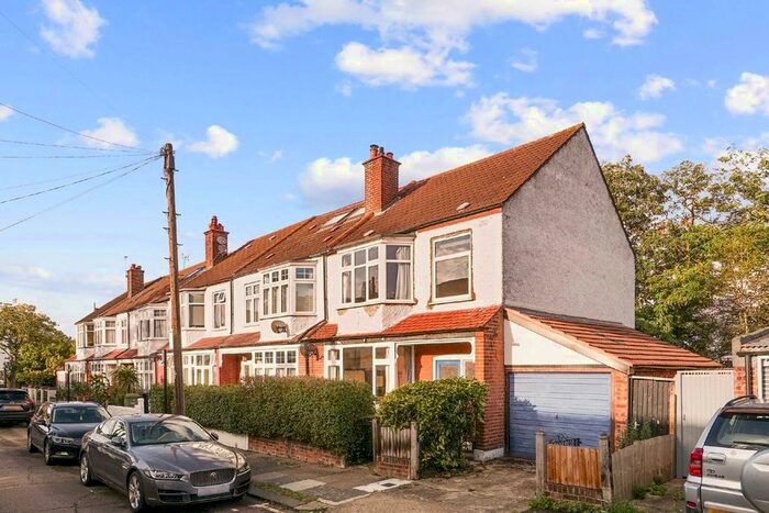 4 Bedroom Property To Rent In Queensville Road, London, SW12