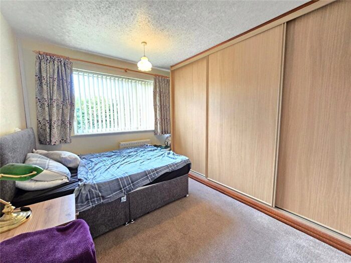 2 Bedroom Bungalow For Sale In Elm Tree Walk, Tamworth, Staffordshire, B79