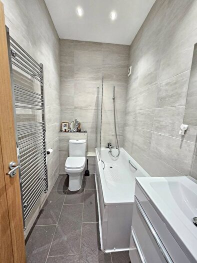 2 Bedroom Flat To Rent In Campdale Road, London, N7