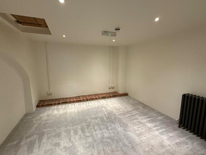2 Bedroom Duplex To Rent In West St. Helen Street, Abingdon, Oxfordshire, OX14