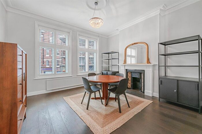 4 Bedroom Flat To Rent In Heath Street, Hampstead, NW3