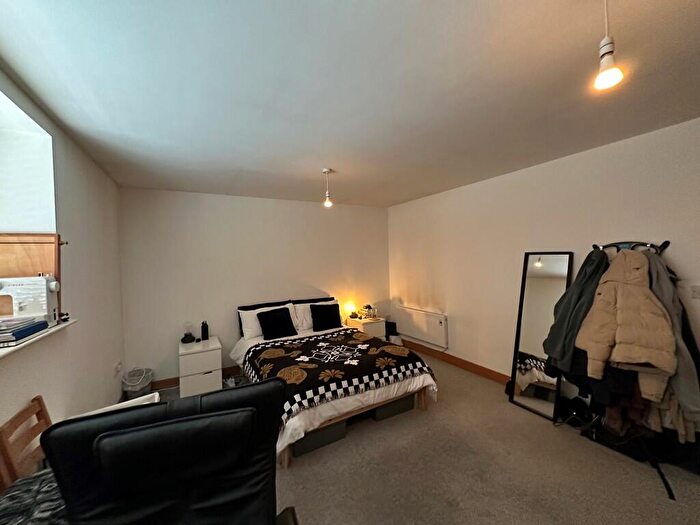 2 Bedroom Apartment To Rent In Shaw Heath, Stockport, SK3