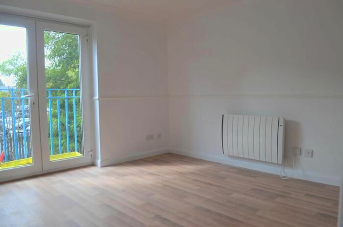 2 Bedroom Flat To Rent In Mandeville Court, London E4