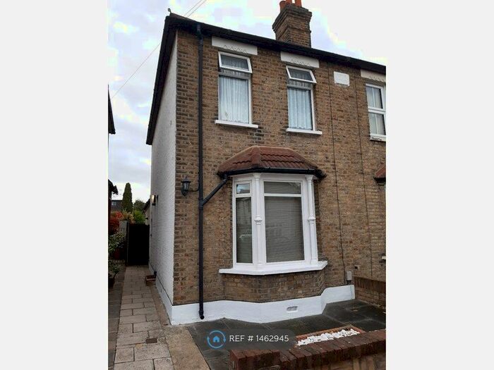 2 Bedroom Semi-Detached House To Rent In Malvern Road, Hornchurch, RM11