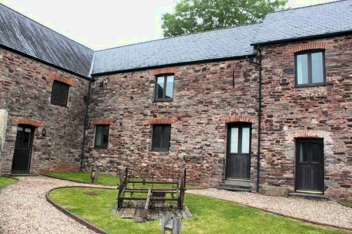 3 Bedroom Barn Conversion To Rent In The Stables, Barn, PL21