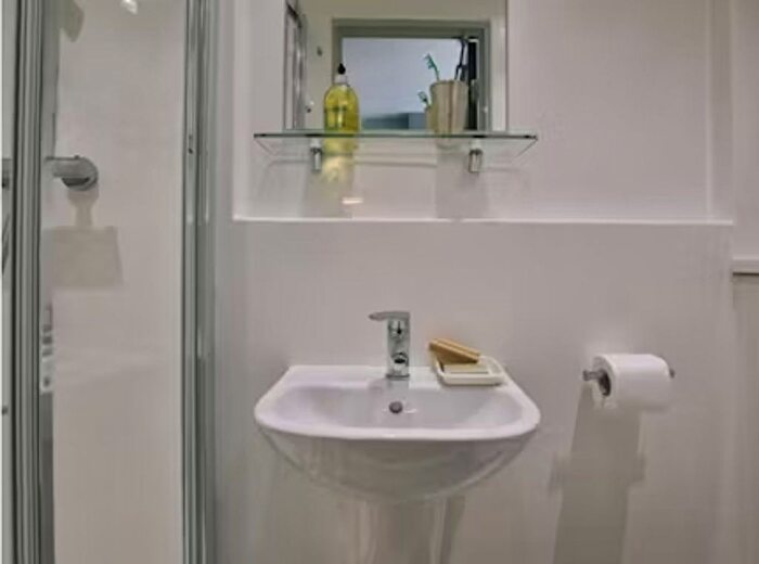 1 Bedroom Flat To Rent In Portsmouth, PO1