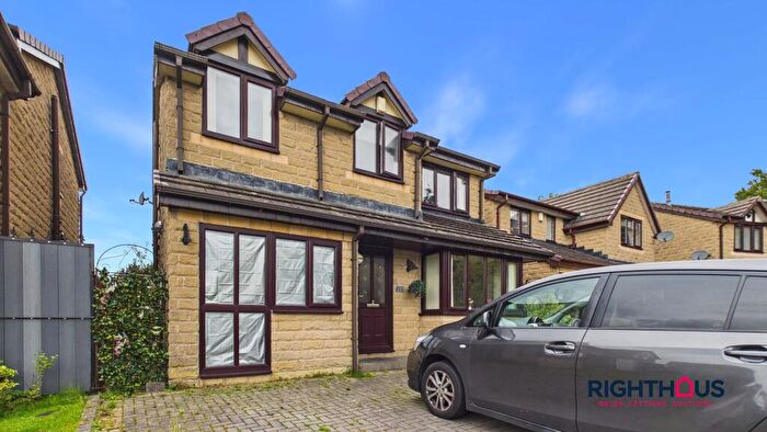 4 Bedroom Detached House For Sale In Ash Croft, Bradford, BD6