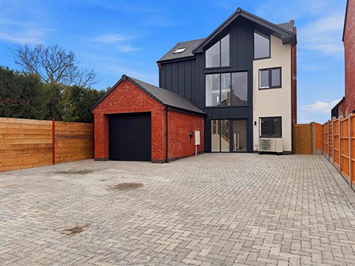 5 Bedroom Detached House For Sale In Bosworth Close, Broughton Astley., LE9