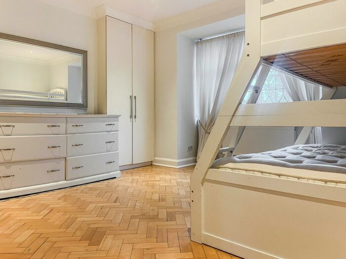2 Bedroom Flat To Rent In Cambridge Park, Twickenham, TW1