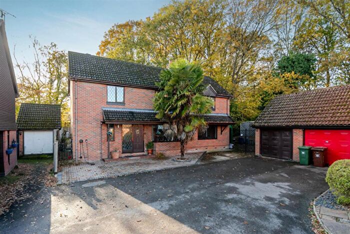4 Bedroom Detached House For Sale In Sycamore Rise, Bracknell, RG12