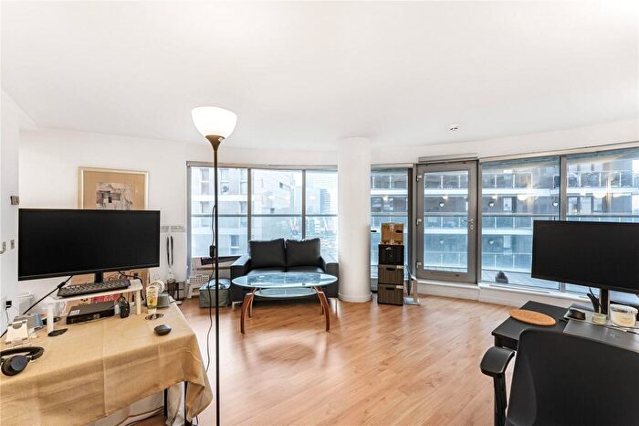 1 Bedroom Apartment To Rent In Biscayne Avenue, London, E14