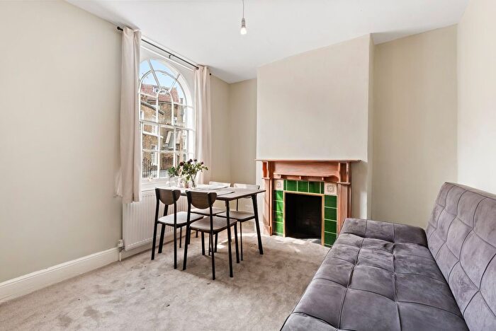 2 Bedroom Terraced House To Rent In Keystone Crescent, Pentonville, N1