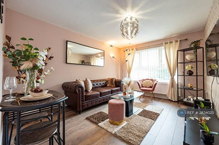 1 Bedroom Flat To Rent In Ellisland Walk, Manchester, M40