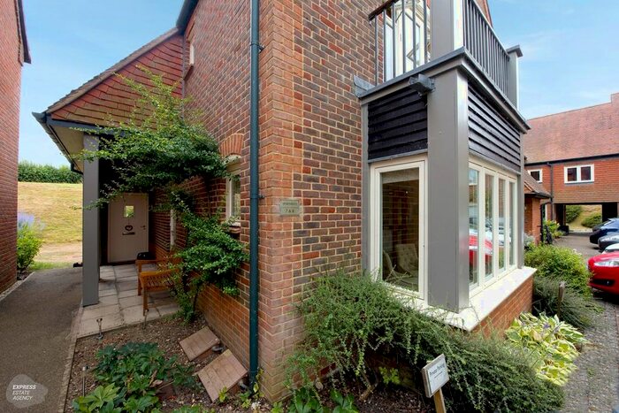 1 Bedroom Property For Sale In South Street, Letcombe Regis, Wantage, OX12