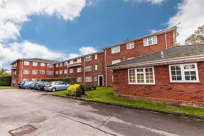 2 Bedroom Flat To Rent In Hillmead Court, Taplow, SL6