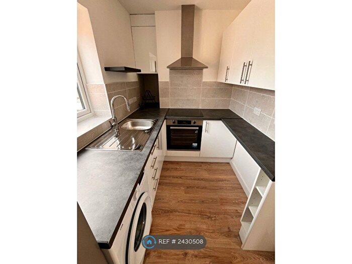 Studio To Rent In Stratton, Swindon, SN3