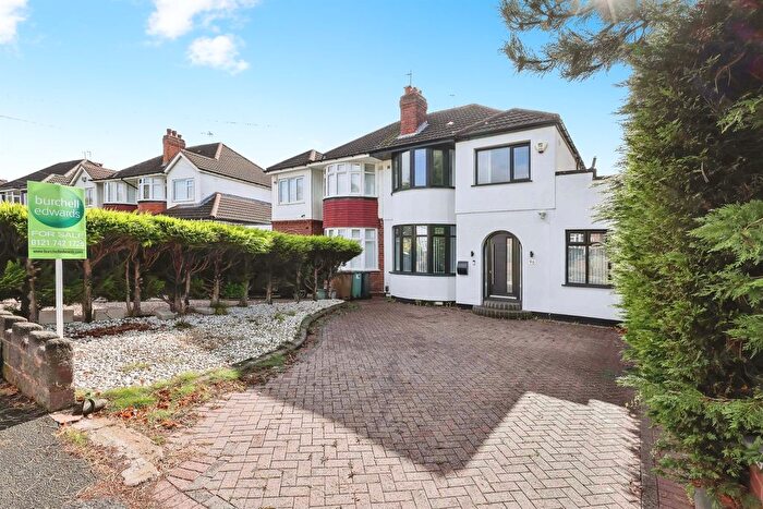3 Bedroom Semi-Detached House For Sale In Wagon Lane, Solihull, B92