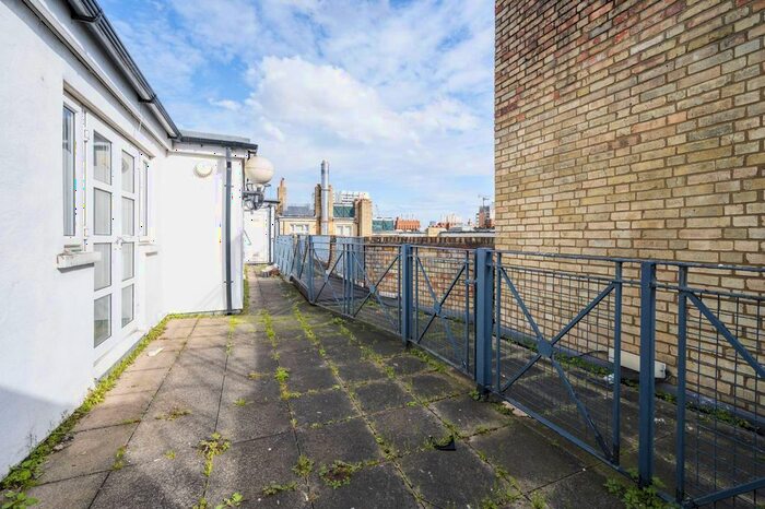 3 Bedroom Flat To Rent In Bickenhall Mansions, , Marylebone, London U, W1