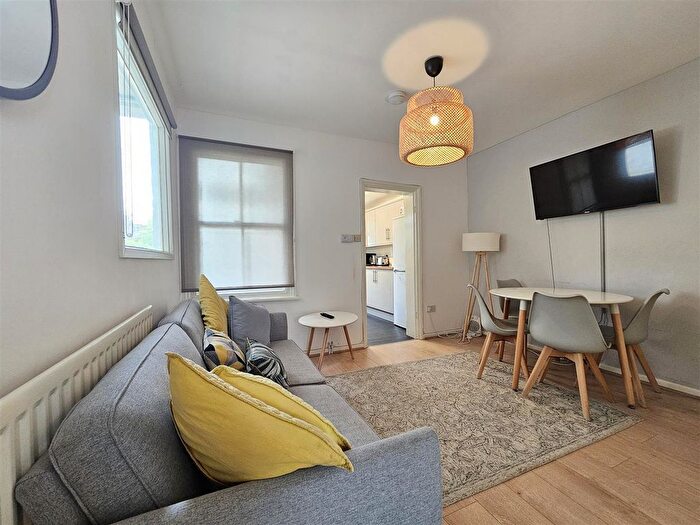 1 Bedroom Flat To Rent In Priory Road, Cambridge, CB5