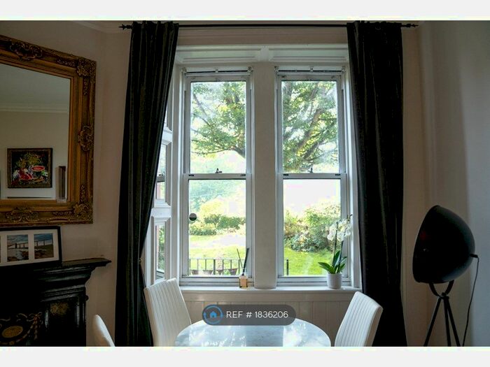 1 Bedroom Flat To Rent In Waverley Park, Edinburgh, EH8