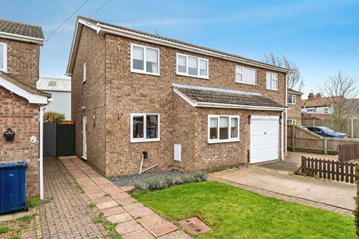 3 Bedroom Semi Detached House For Sale In Ash Tree Close, Wimblington, March, PE15